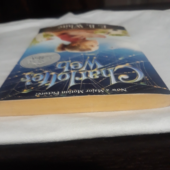 Charlotte’s Web DVD & Book Set with Slipcover - Picture 5 of 10